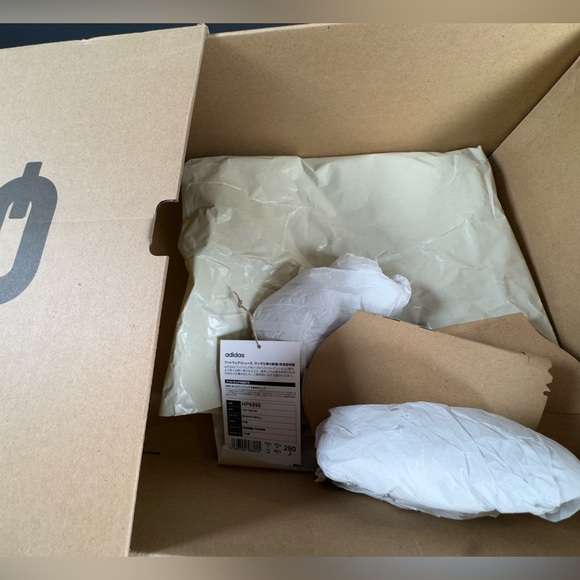 Yeezy Quantum ‘Hi-Res Coral’ | Size 11M | VNDS - Picture 16 of 16